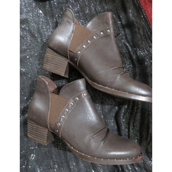 Earth Delrio Brown Leather studded Ankle Boots Booties 7.5 memory foam footbed - Picture 5 of 11